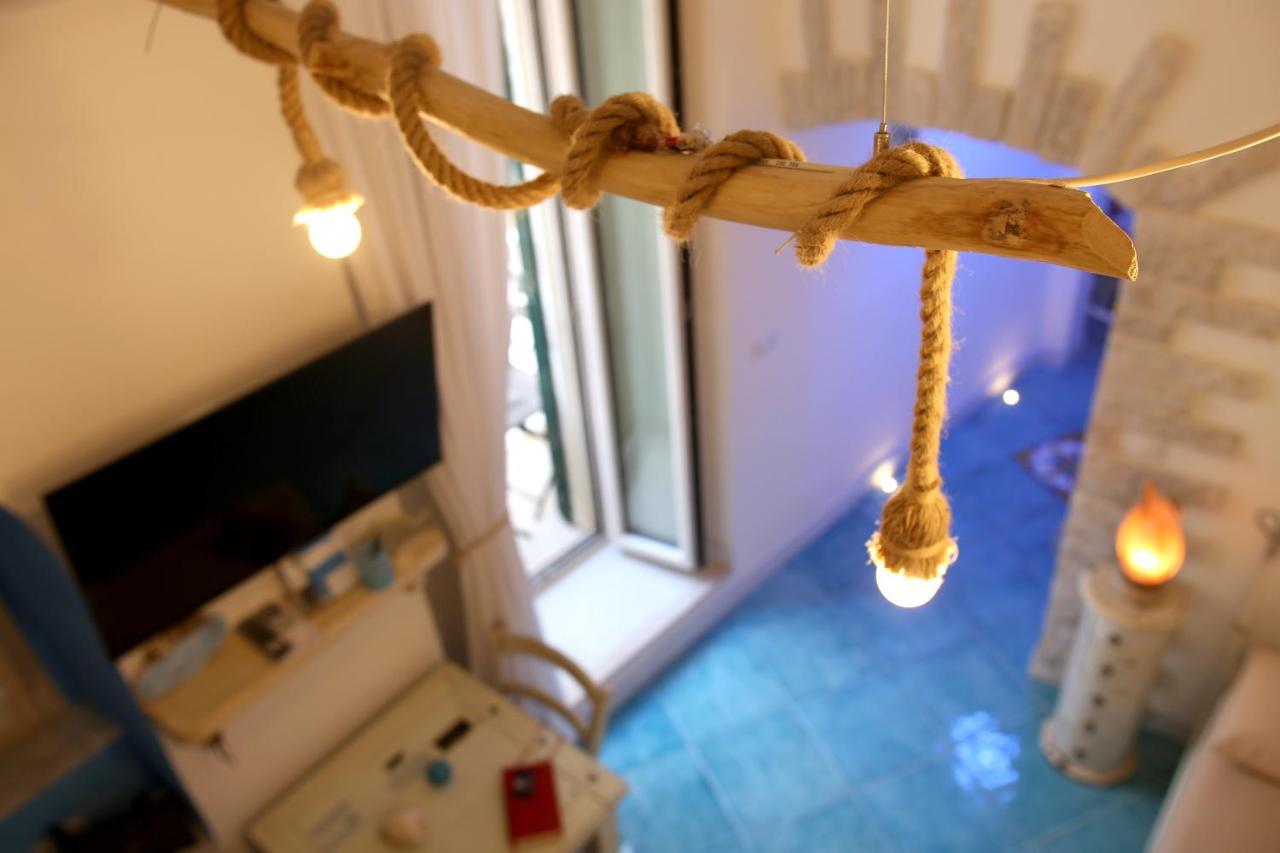 Piazzetta Petrone Apartments + Parking 비에스테 외부 사진