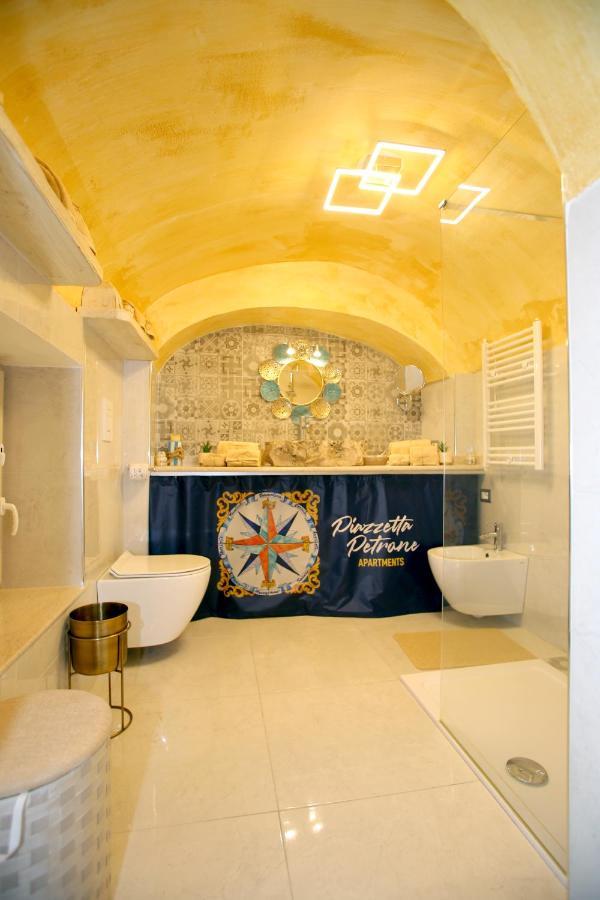 Piazzetta Petrone Apartments + Parking 비에스테 외부 사진